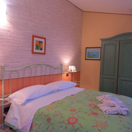 B&B Dei Doria & Suite โดลเชอักกวา ภายนอก รูปภาพ